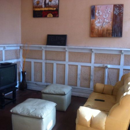 Hostal Chacabuco Сантьяго Экстерьер фото